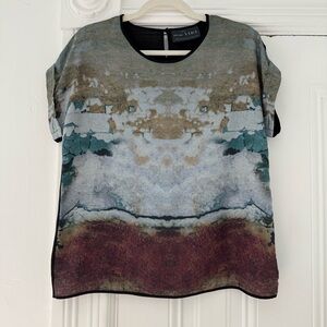 VIDA Multicolor Abstract Print Short Sleeve Top